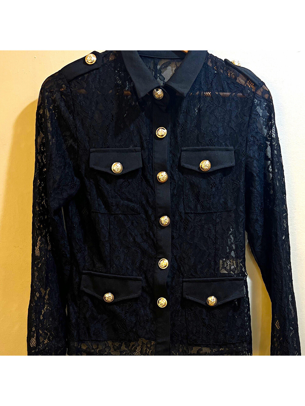 Women’s M Black Floral Lace Sheer Collared Button Front Long Sleeve Blouse